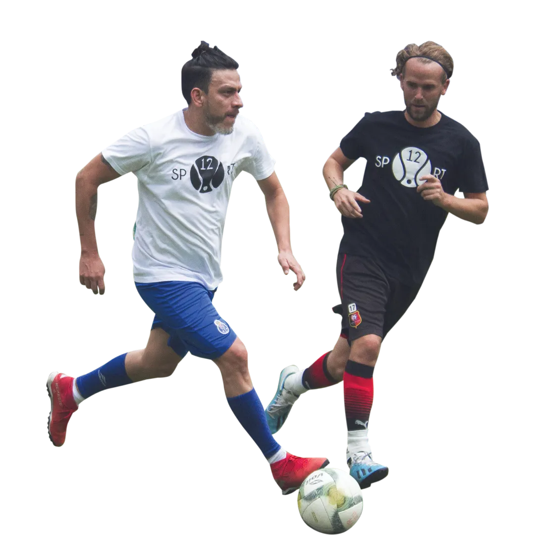 Dos jugadores disputando el balón