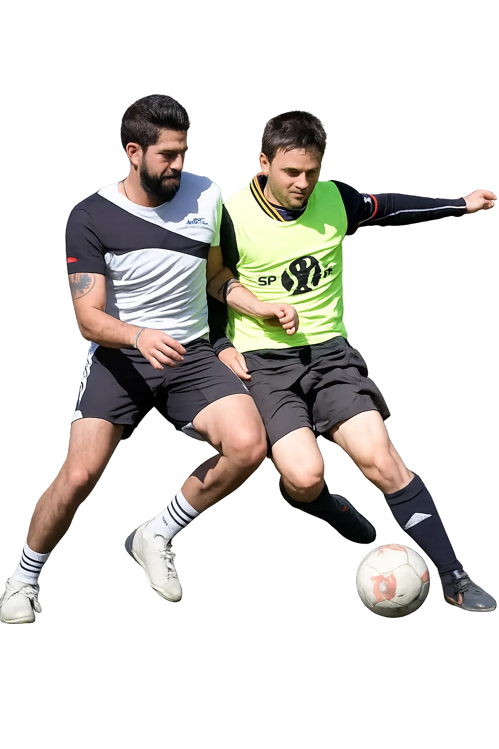 Jugadores disputando el balón en un partido de Sport12