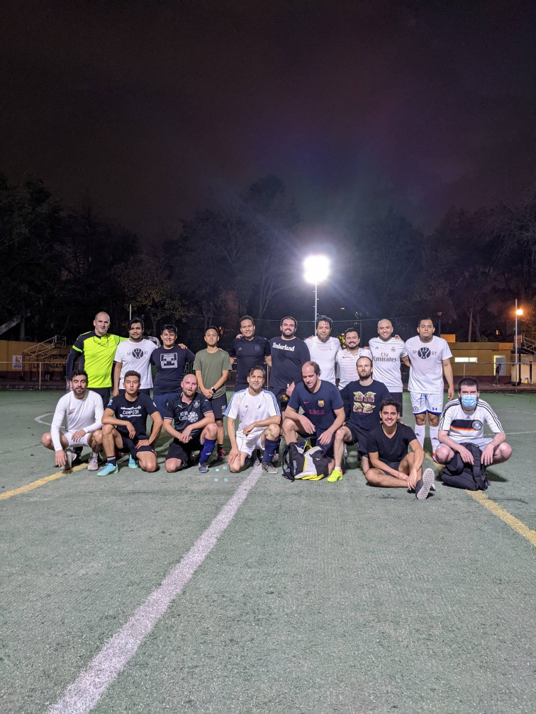 Los jugadores de Sport12 en el Deportivo Fragata