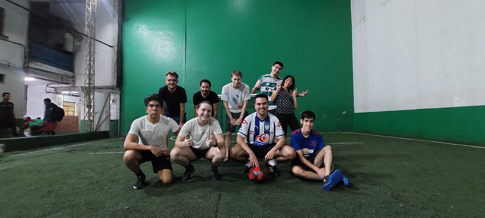 Jugadores de las retas en Cancha San Mike